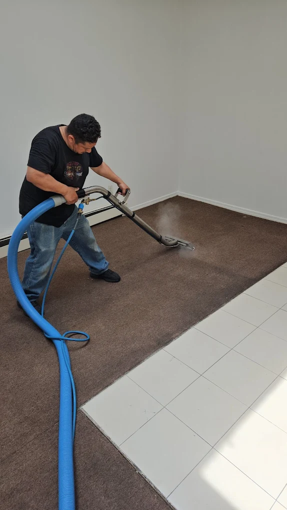 Wall-to-wall carpet cleaning by Long Island Carpet Cleaning